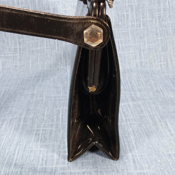 1950s Vintage Black Patent Leather Filigree and Cameo Purse by Triangle New York - Picture 7 of 8